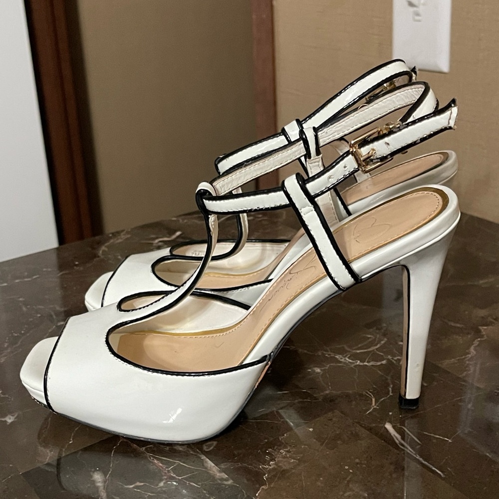 Size 7 Jessica Simpson/ navy & white